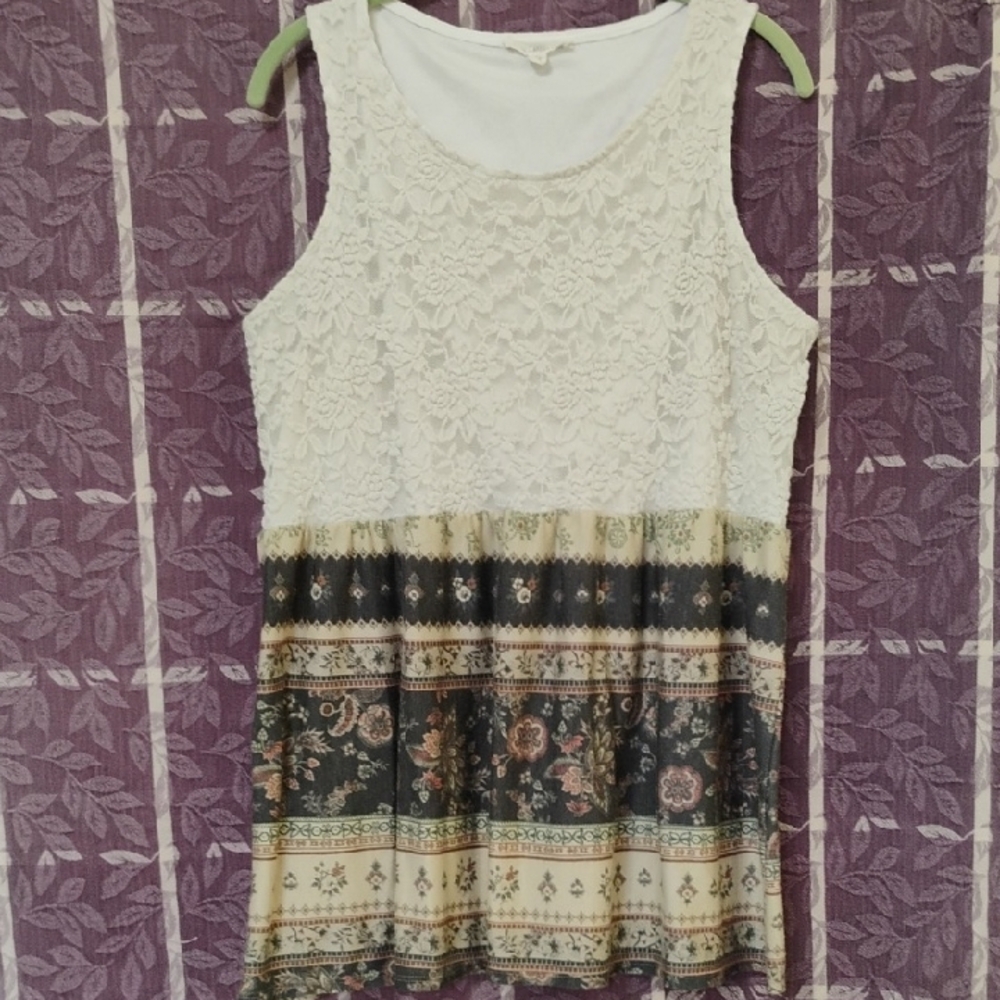 Elegant Lace And Floral Women's Empire Waist Top 1X